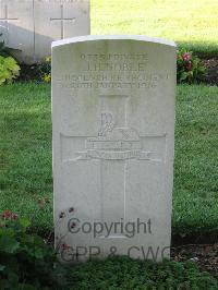 Cite Bonjean Military Cemetery Armentieres - Noble, J H