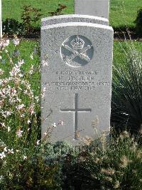 Cite Bonjean Military Cemetery Armentieres - Ostler, E