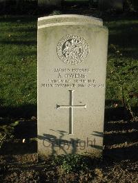 Cite Bonjean Military Cemetery Armentieres - Owens, Alexander