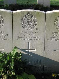 Cite Bonjean Military Cemetery Armentieres - Pape, G