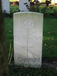 Cite Bonjean Military Cemetery Armentieres - Parker, A