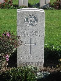 Cite Bonjean Military Cemetery Armentieres - Peacock, Frank Renelda