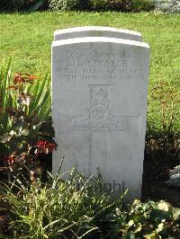 Cite Bonjean Military Cemetery Armentieres - Pearce, Hubert Odell