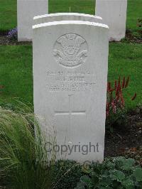 Cite Bonjean Military Cemetery Armentieres - Pike, W E