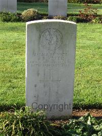 Cite Bonjean Military Cemetery Armentieres - Potter, James