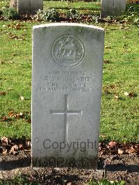 Cite Bonjean Military Cemetery Armentieres - Prichard, Robert