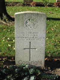 Cite Bonjean Military Cemetery Armentieres - Pullan, H