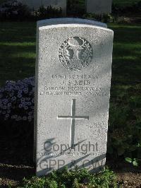 Cite Bonjean Military Cemetery Armentieres - Reid, James Smith