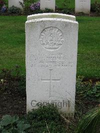 Cite Bonjean Military Cemetery Armentieres - Richards, Donald Thomas