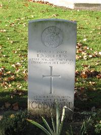 Cite Bonjean Military Cemetery Armentieres - Richards, R D