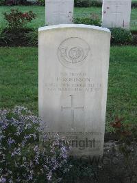 Cite Bonjean Military Cemetery Armentieres - Robinson, P