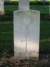 Cite Bonjean Military Cemetery Armentieres - Robinson, T C