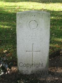 Cite Bonjean Military Cemetery Armentieres - Ronan, C