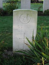 Cite Bonjean Military Cemetery Armentieres - Roper, R D