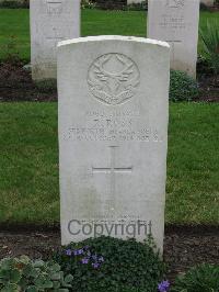 Cite Bonjean Military Cemetery Armentieres - Ross, Robert