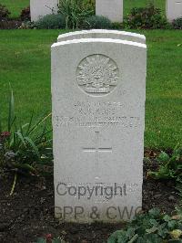 Cite Bonjean Military Cemetery Armentieres - Ross, Robert Bell