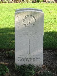 Cite Bonjean Military Cemetery Armentieres - Rush, Thomas Geoffrey E.