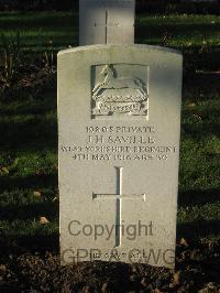 Cite Bonjean Military Cemetery Armentieres - Saville, J H