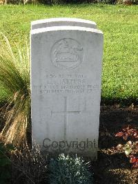 Cite Bonjean Military Cemetery Armentieres - Sharples, L