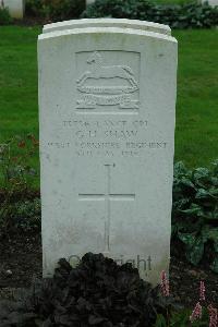 Cite Bonjean Military Cemetery Armentieres - Shaw, G H