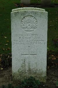 Cite Bonjean Military Cemetery Armentieres - Simpson, Frederick Norman