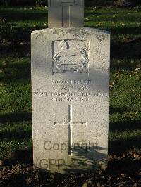 Cite Bonjean Military Cemetery Armentieres - Sims, C A