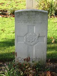 Cite Bonjean Military Cemetery Armentieres - Smith, Victor