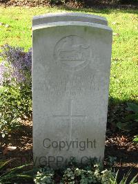 Cite Bonjean Military Cemetery Armentieres - Stephenson, R