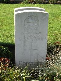 Cite Bonjean Military Cemetery Armentieres - Tabbron, James