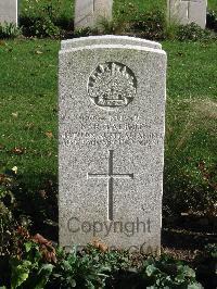 Cite Bonjean Military Cemetery Armentieres - Talbot, Norman Roy