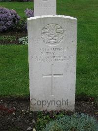 Cite Bonjean Military Cemetery Armentieres - Taylor, A