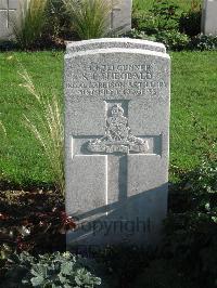 Cite Bonjean Military Cemetery Armentieres - Theobald, S J