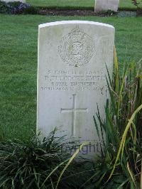 Cite Bonjean Military Cemetery Armentieres - Theodore-Smith, Dennis