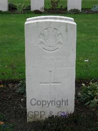 Cite Bonjean Military Cemetery Armentieres - Thomas, E W