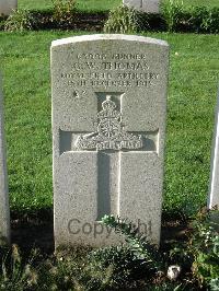 Cite Bonjean Military Cemetery Armentieres - Thomas, G W