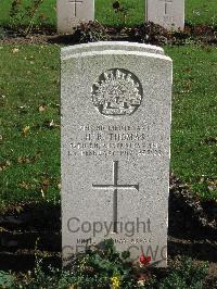 Cite Bonjean Military Cemetery Armentieres - Thomas, Henry Robertson