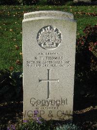 Cite Bonjean Military Cemetery Armentieres - Thomas, Norman Hugh