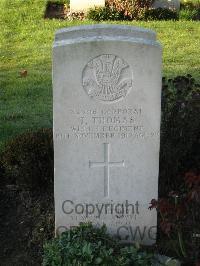 Cite Bonjean Military Cemetery Armentieres - Thomas, T