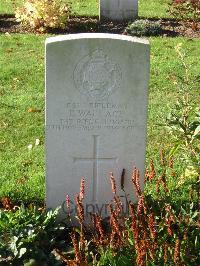 Cite Bonjean Military Cemetery Armentieres - Wallace, E