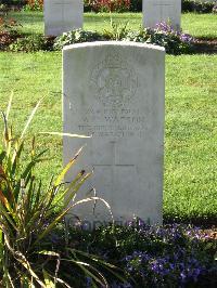 Cite Bonjean Military Cemetery Armentieres - Watson, W T