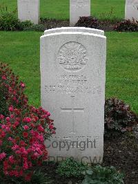 Cite Bonjean Military Cemetery Armentieres - West, Thomas Henry