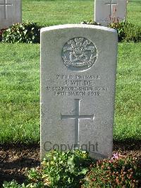 Cite Bonjean Military Cemetery Armentieres - Wilde, J