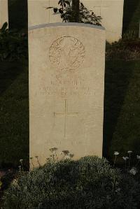 Philosophe British Cemetery Mazingarbe - Arnott, R