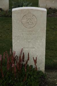 Philosophe British Cemetery Mazingarbe - Bamlet, R