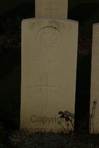 Philosophe British Cemetery Mazingarbe - Barrett, John Edward