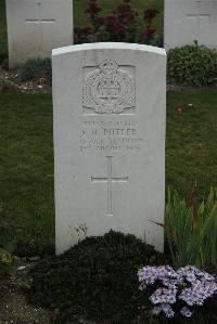Philosophe British Cemetery Mazingarbe - Butler, F H