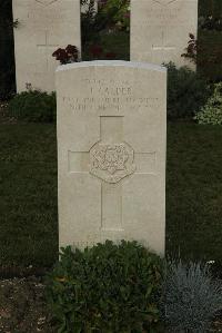 Philosophe British Cemetery Mazingarbe - Calder, James