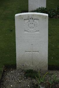Philosophe British Cemetery Mazingarbe - Churchill, F A