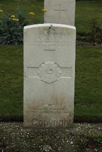 Philosophe British Cemetery Mazingarbe - Clark, John Robert