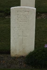 Philosophe British Cemetery Mazingarbe - Clegg, J
